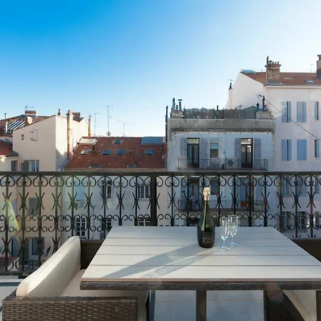 Suffren Yhoost * Cannes